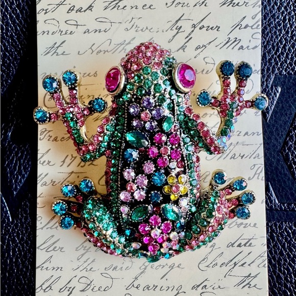 New XL Gorgeous Faceted Austrian Crystal Frog Statement Pin Brooch - 2.50” - Picture 2 of 8
